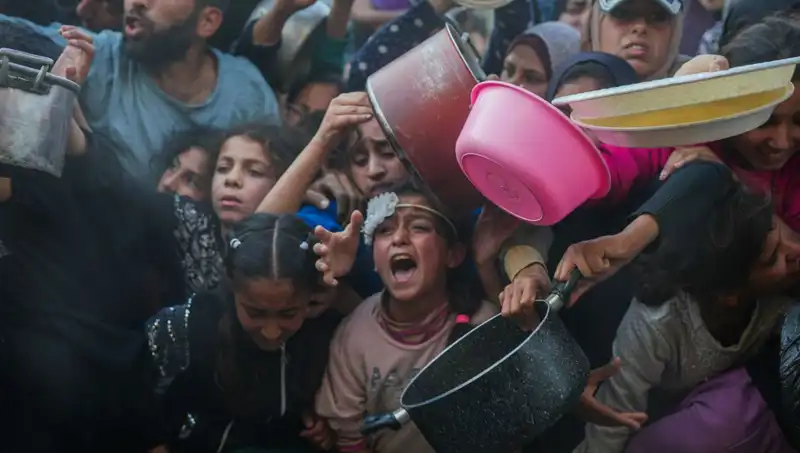 Gazze'deki Açlık Krizi: Un Stokları Tükendi, İnsani Dram Büyüyor