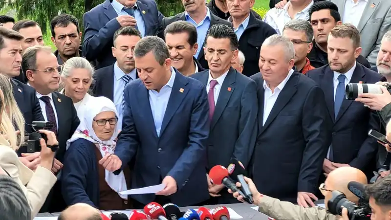 CHP, Ekrem İmamoğlu İçin İmza Kampanyası Başlattı: Destek Zamanı!