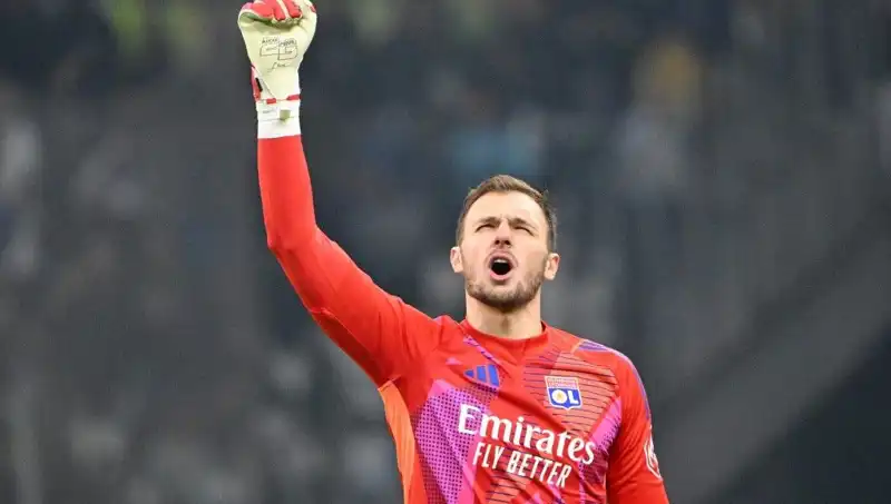 Türkiye'nin Dev Takımları 1 Mart 2025 Transfer Gelişmeleriyle Gündemde!