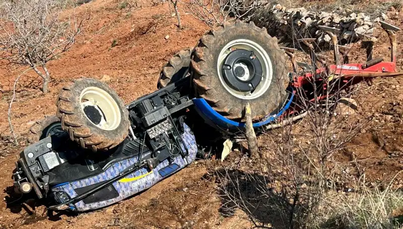 Siirt'te Traktör Devrildi: Korkunç Kazada Sürücü Hayatını Kaybetti
