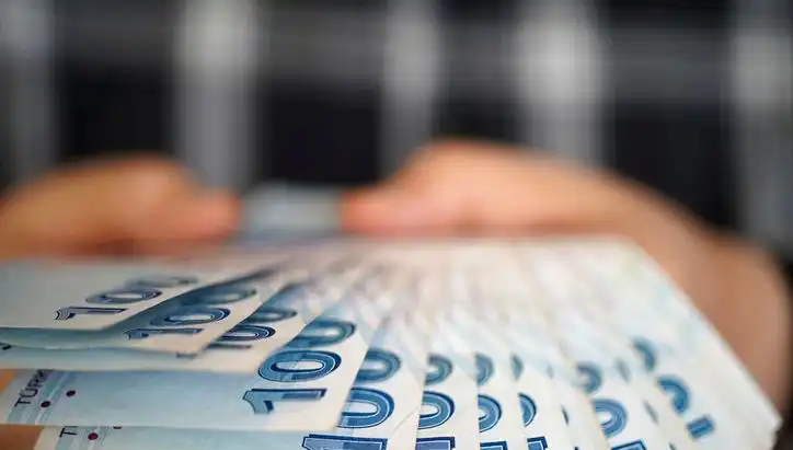Emekli Promosyonları 2025: Bankaların Rekabeti Hız Kazanıyor